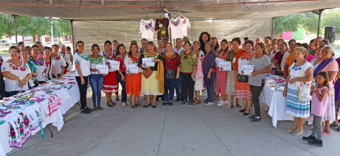 Concluye Ayuntamiento de Guaymas curso de bordado en Vícam