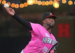 Con gran pitcheo de Touki Toussaint los Naranjeros se imponen a Obregón