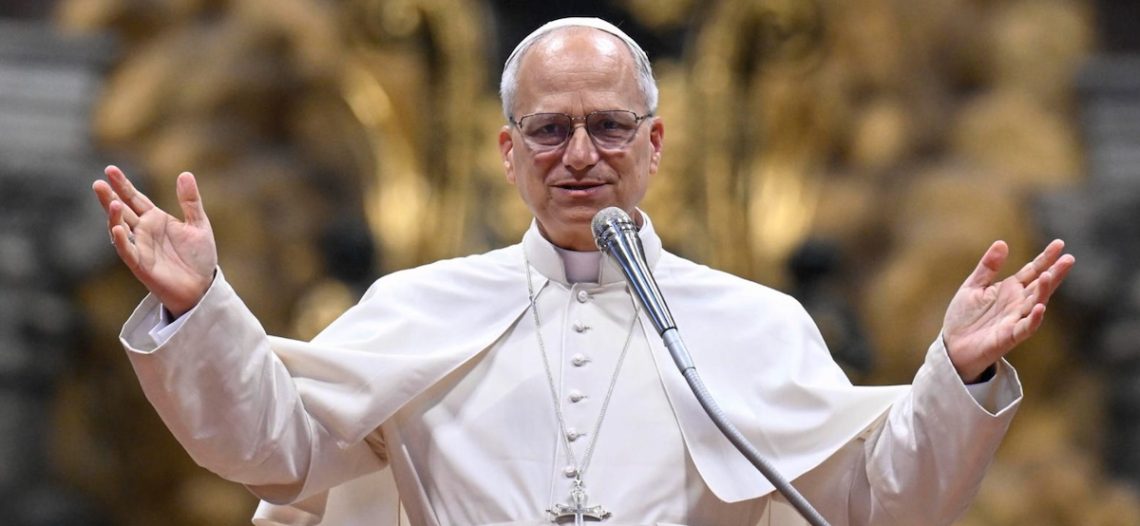 Papa León XIV critica política migratoria de EU; Casa Blanca responde