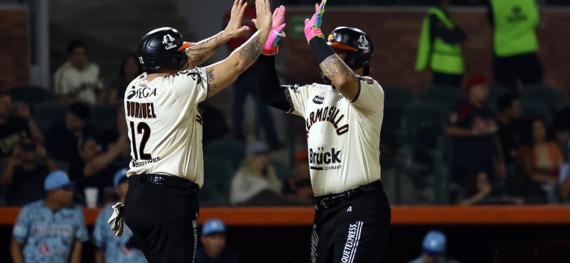 Explota la ofensiva Naranja y Hermosillo se impone en el primero de la serie