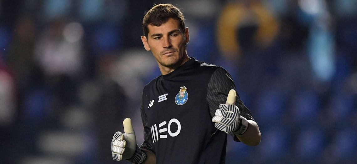 Iker Casillas se enoja con aficionados y después dice amar a México