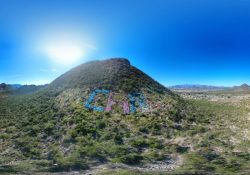 Continúa limpieza y pintura de letras monumentales en la entrada a San Carlos