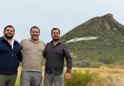 Concluyen restauración de letras monumentales de San Carlos