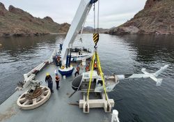 Hunden helicóptero en San Carlos para museo submarino