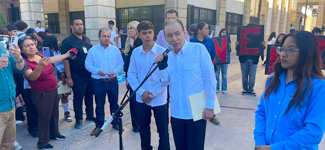 Gobernador Alfonso Durazo escucha demandas de Federación de Estudiantes