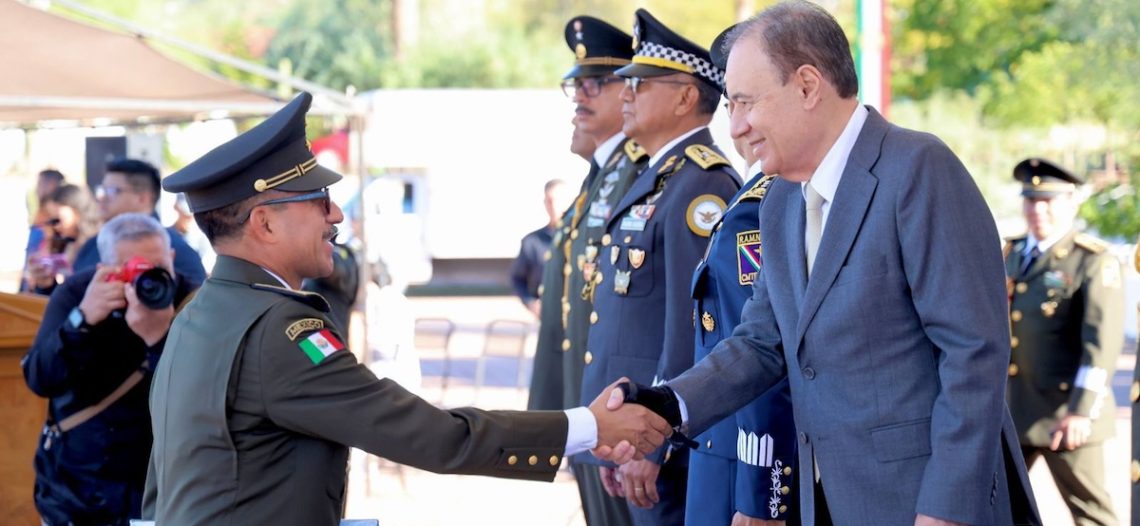 Reconocen en Sonora a personal militar con ascensos y condecoraciones