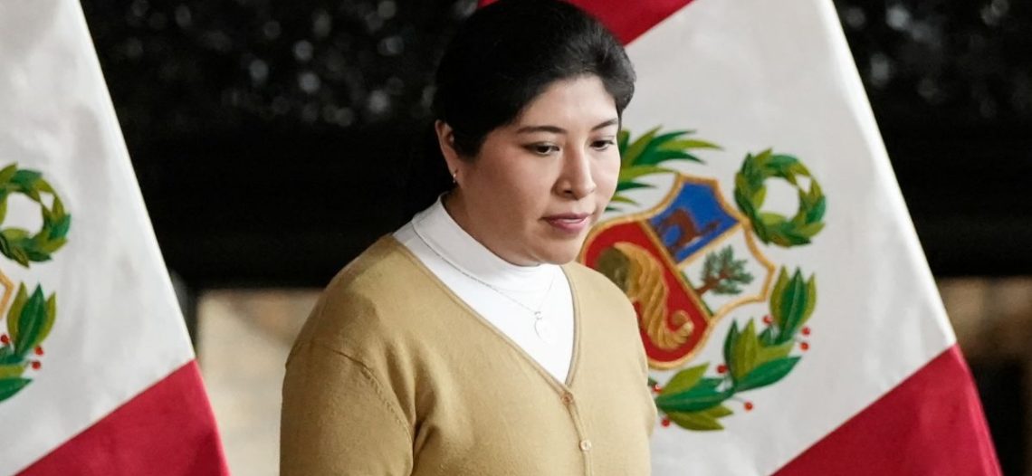 Perú rompe relaciones diplomáticas con México por dar asilo a Betssy Chávez