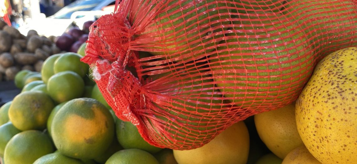 Comerciantes de fruta en Guaymas buscan mantener precios accesibles esta temporada