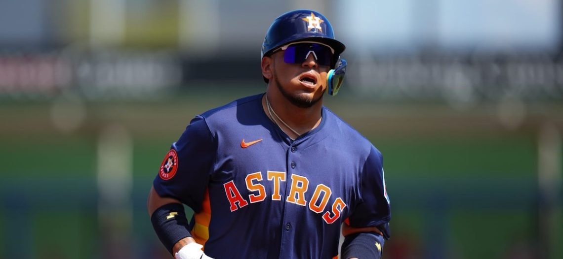 Isaac Paredes seguirá con los Astros de Houston tras destacada temporada