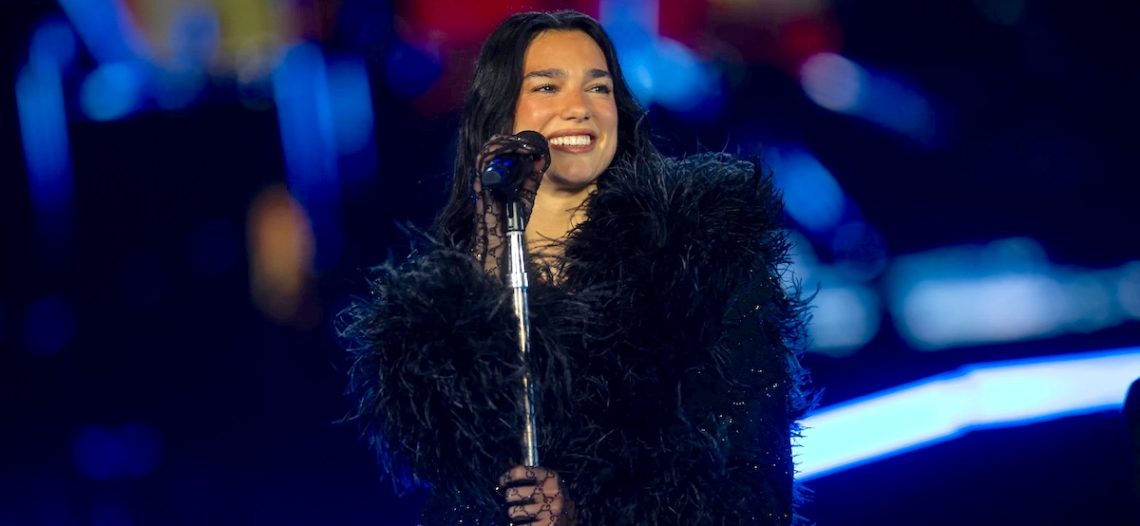 Dua Lipa conquista Chile con un emotivo cover de “Tu falta de querer”