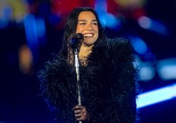 Dua Lipa conquista Chile con un emotivo cover de “Tu falta de querer”