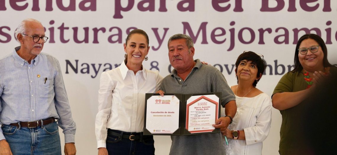 Claudia Sheinbaum encabeza entrega de escrituras en Tepic, Nayarit, y llama a continuar con la Cuarta Transformación
