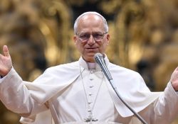 El Papa León XIV denuncia el trato “irrespetuoso” a migrantes en EU