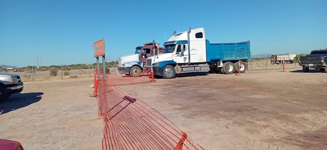Crece disputa por acarreo de materiales en obras del Cohorit, Empalme