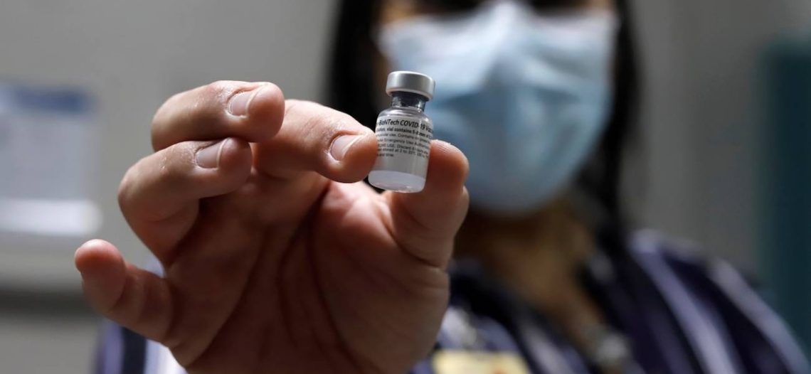 Cofepris autoriza venta de vacuna contra covid-19 de farmacéutica Pfizer