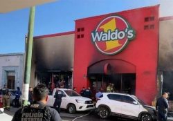 Van siete detenidos por incendio en Waldo’s Hermosillo