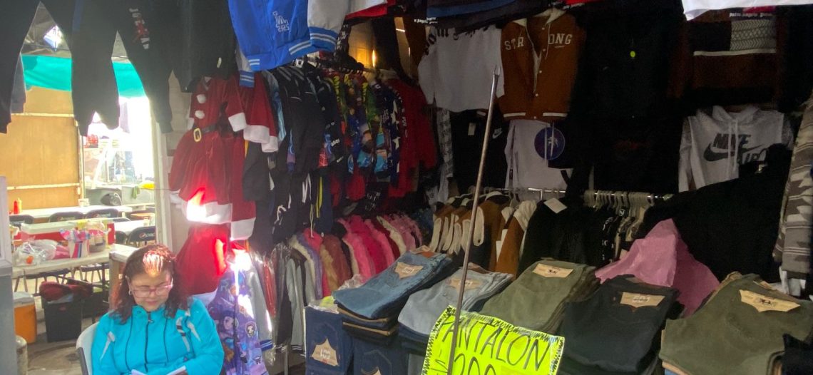 Inician ventas en Mercado Navideño Municipal