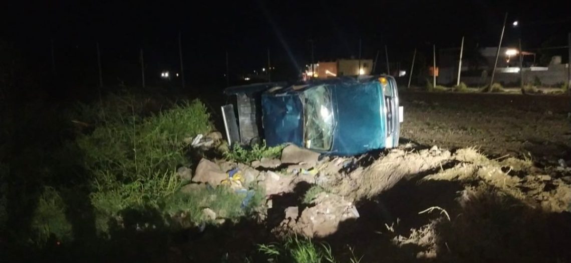 Provoca volcamiento conductor en estado de ebriedad