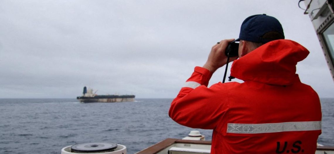 Supertanqueros cargados con petróleo zarpan de Venezuela; se desconoce su destino