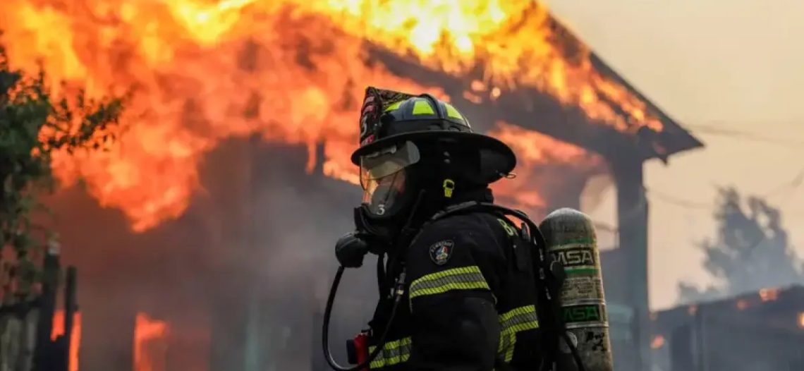 Chile declara estado de catástrofe por incendios; al menos 16 muertos