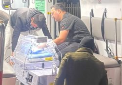 Rescatan a bebé abandonado en contenedor de basura