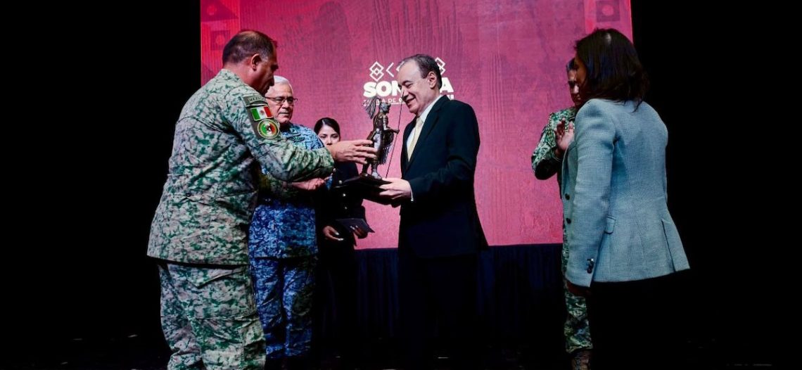 Reconoce Colegio de la Defensa Nacional a Gobernador Alfonso Durazo