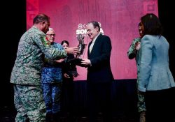 Reconoce Colegio de la Defensa Nacional a Gobernador Alfonso Durazo
