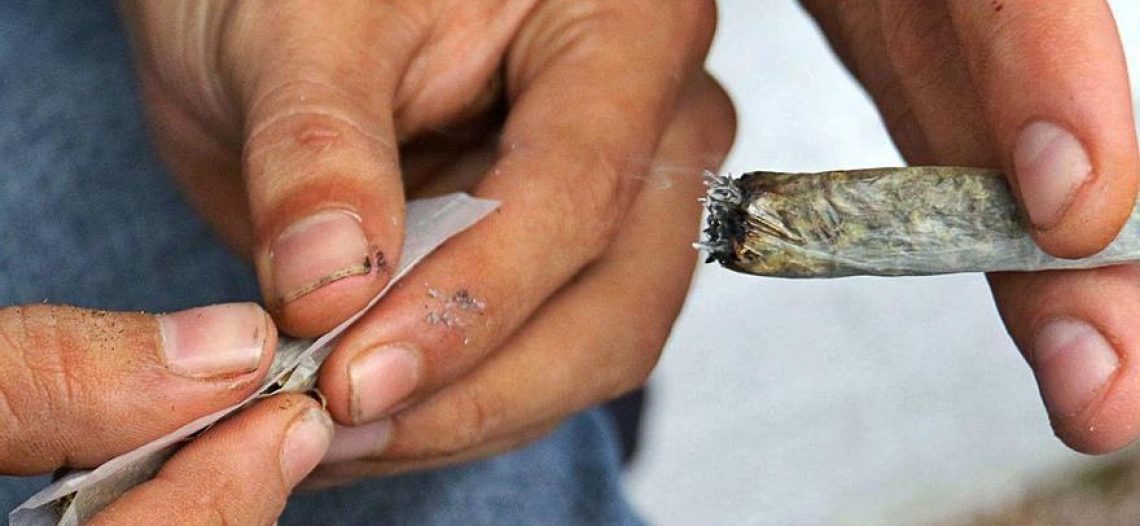 Vecinos de Colinas del Sol reportan consumo de drogas por menores