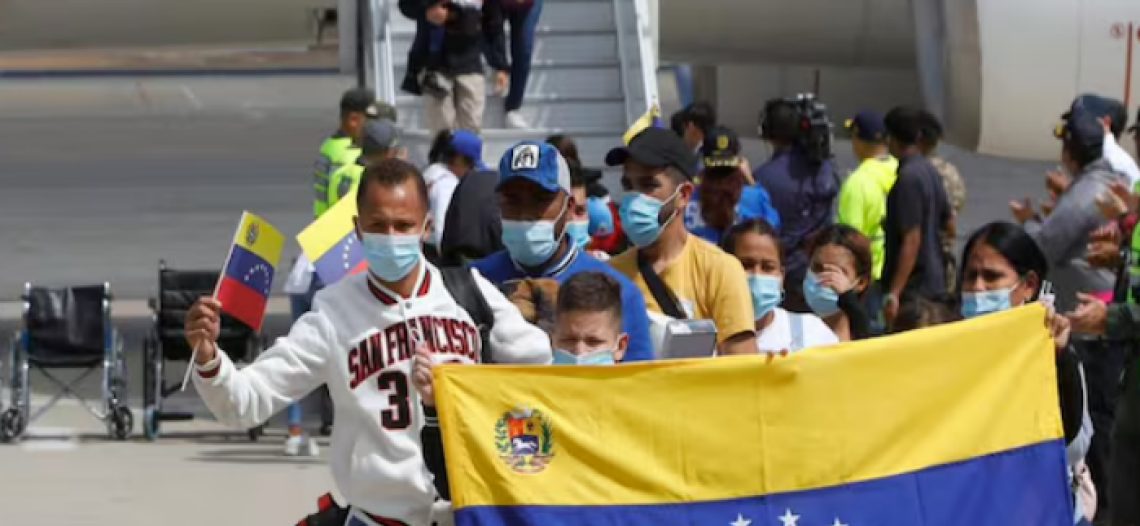 1,655 venezolanos regresan a Venezuela desde México tras cambio político en su país