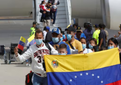 1,655 venezolanos regresan a Venezuela desde México tras cambio político en su país