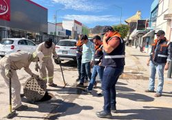 Revisan funcionamiento del drenaje en el centro de Guaymas