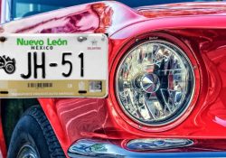 Autos con 30 años o más podrán solicitar placas históricas en 2026