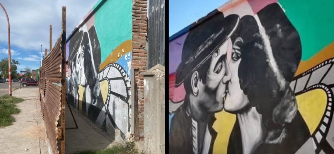 Demuelen mural de Charles Chaplin en Empalme