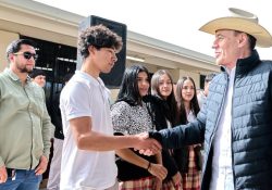 Entrega Gobernador Durazo telebachillerato y garantiza becas a estudiantes
