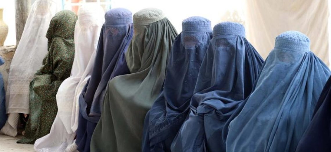 Nuevo código penal del régimen talibán en Afganistán genera alarma por impacto en mujeres