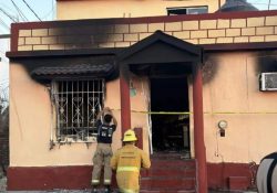 Muere hombre tras incendio por explosión de gas en Guaymas