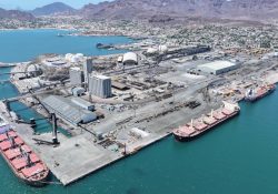 Destaca Guaymas en movimiento portuario de contenedores