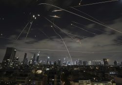 Irán dispara nueva andanada de misiles contra Israel