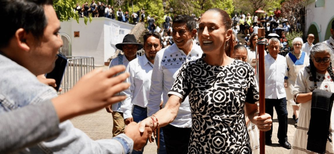 Maestros cumplen advertencia y frenan visita de Claudia Sheinbaum