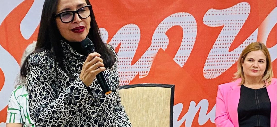 Es difícil, pero se le puede ganar a Morena, dice Natalia Rivera