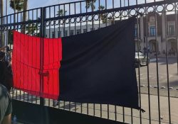 Estalla huelga en Universidad de Sonora; colocan banderas rojinegras