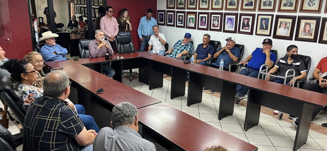 Ribereños y compradores buscan acuerdo sobre precio del calamar