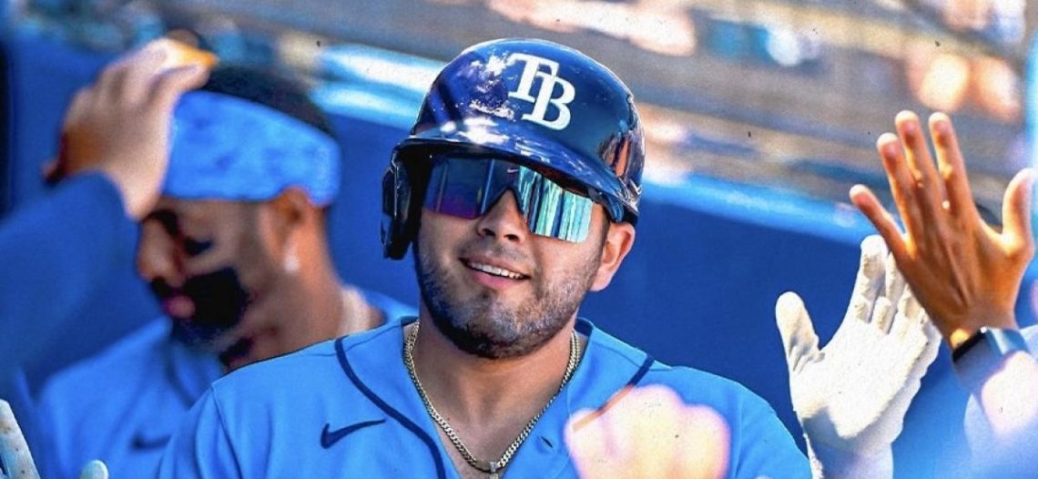 Jonathan Aranda enciende remontada de los Rays con su séptimo jonrón
