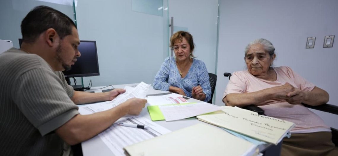 Destaca director del ISSSTE beneficios del servicio universal de salud