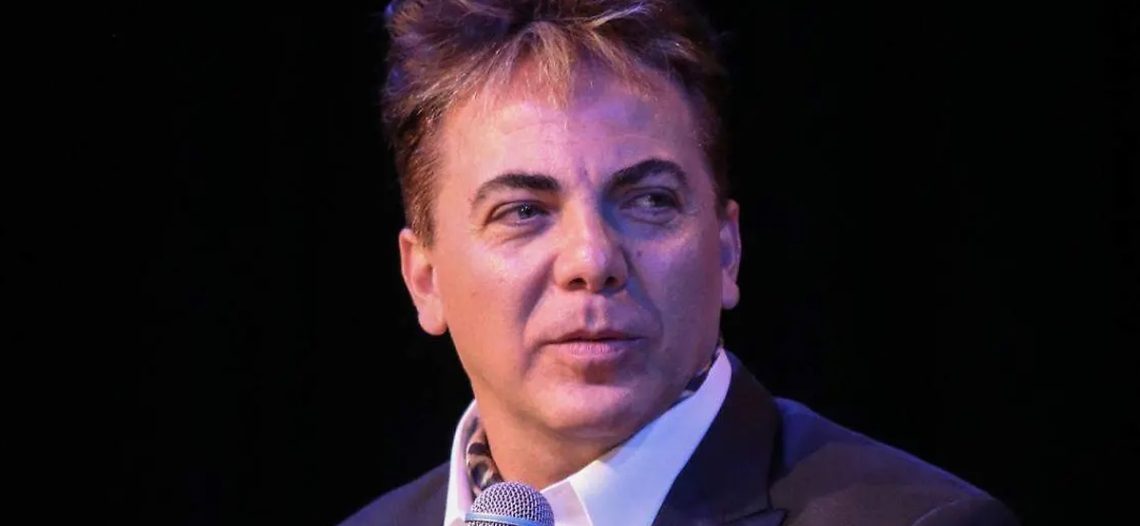 Cristian Castro cumple un sueño: termina la prepa y piensa en la universidad
