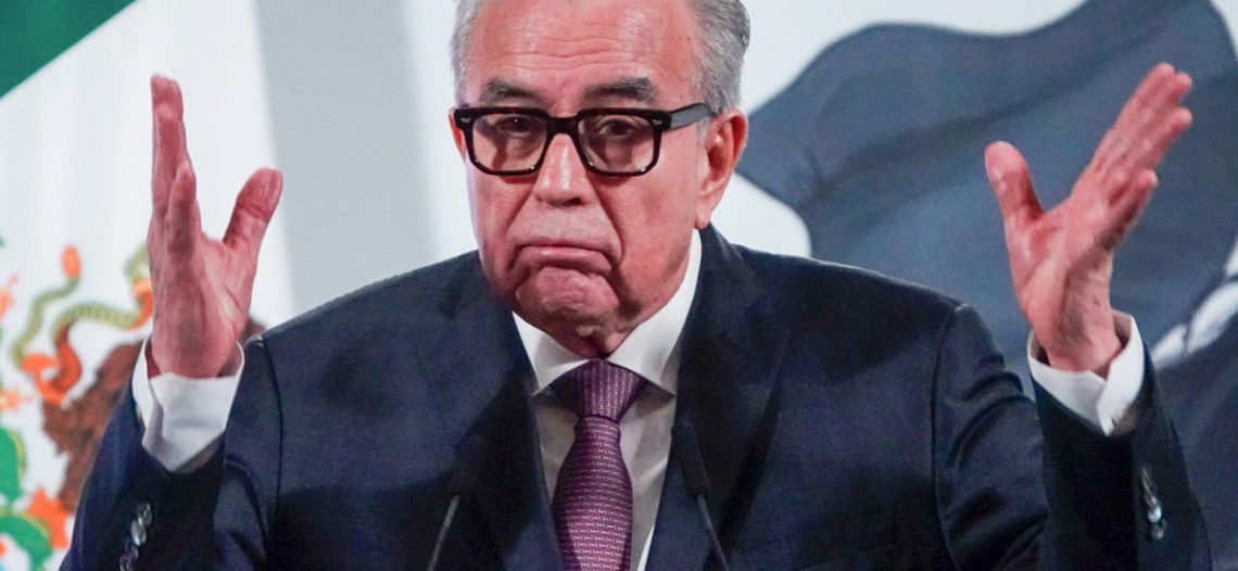 Rocha Moya deja el cargo de gobernador de Sinaloa