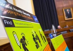 Médico alerta que México podría enfrentar un brote de ébola importado