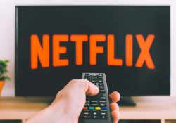 Texas demanda a Netflix por uso indebido de datos y diseño presuntamente adictivo