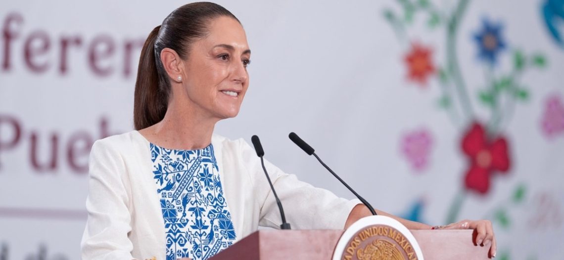 Rechaza Presidenta Claudia Sheinbaum dilema: ni me agacho ni negocio