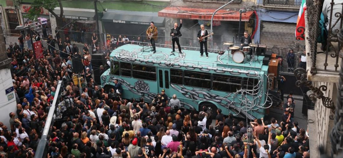 Bajo un ‘clima irlandés’, U2 filma en CDMX el video de su próximo sencillo